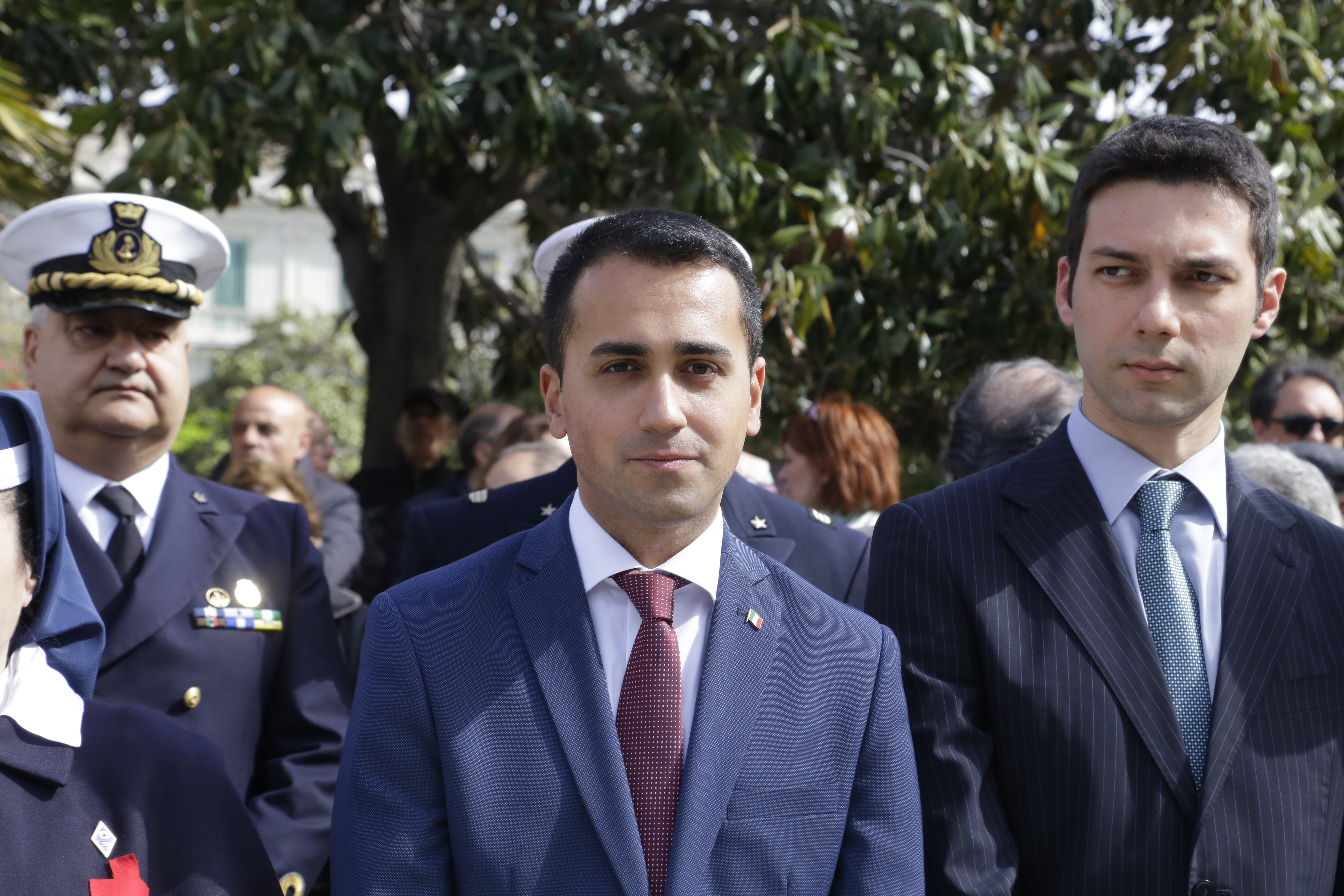 Di Maio: "Cosa aspetta la Sicilia a tagliare i vitalizi?"