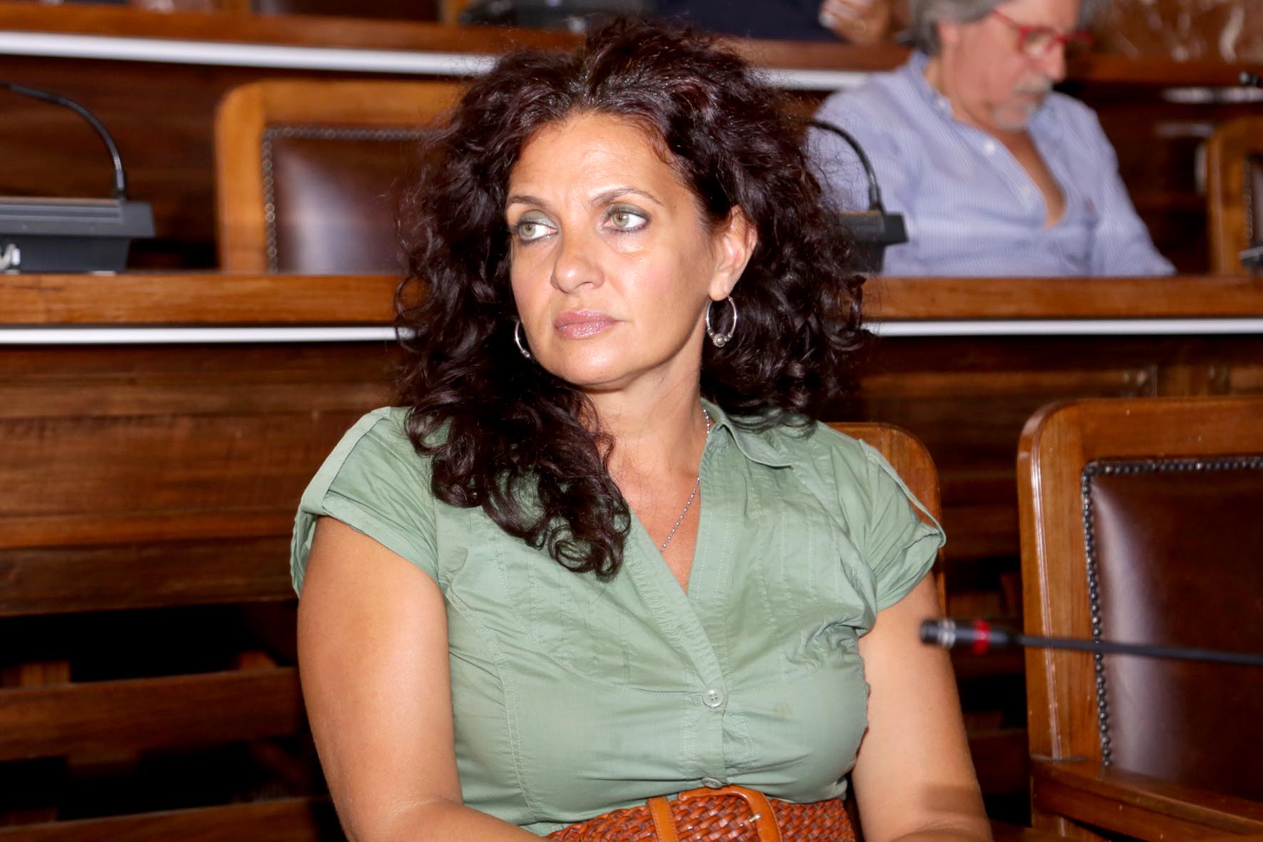 La Fenech "tradisce" Accorinti e abbraccia Saitta. Il candidato del centrosinistra: "Benvenuta"