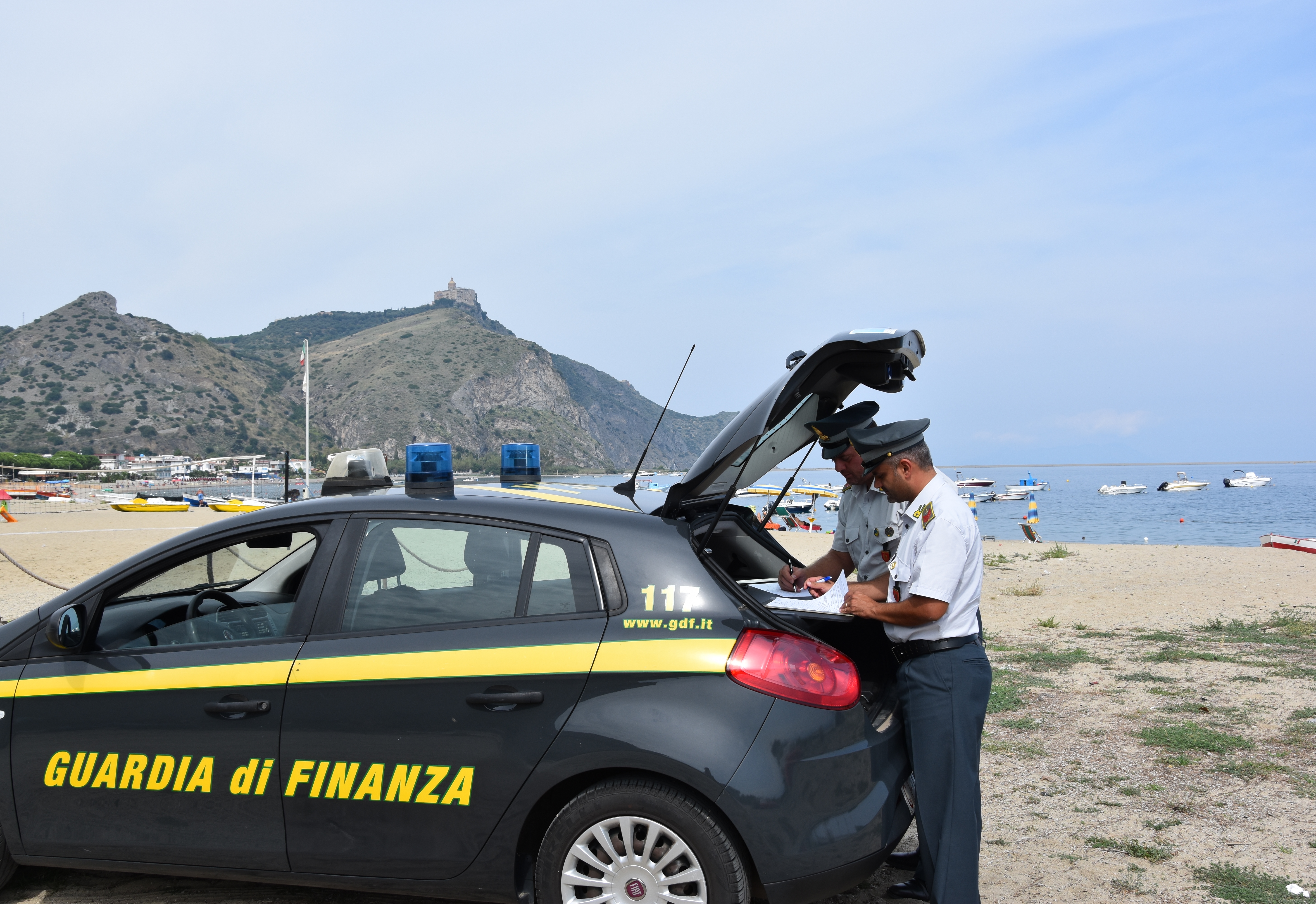 Lipari, la Guardia di Finanza scopre una frode milionaria
