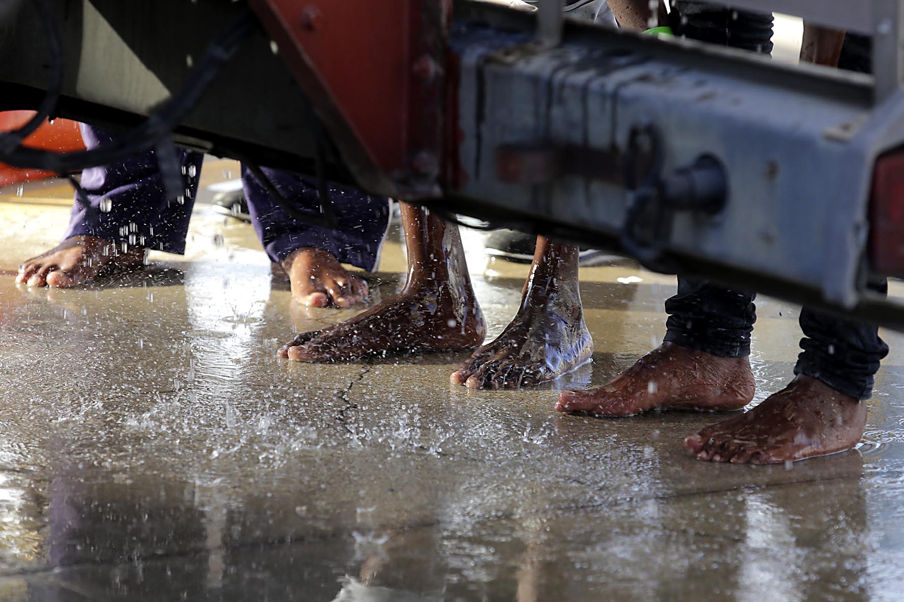 Torturati e violentati, tre arresti a Messina
