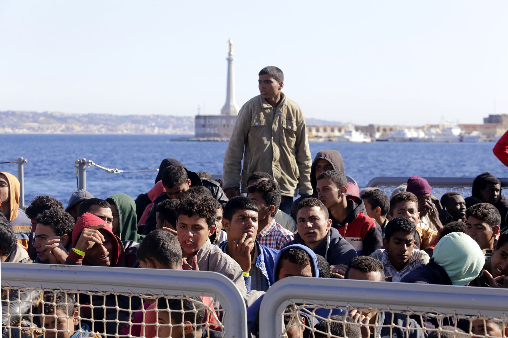Ennesimo sbarco, 200 migranti approdano a Messina