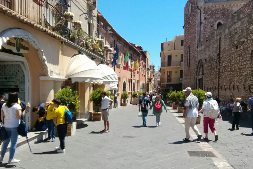 Taormina: prime schermaglie e tanti nomi per la conquista di Palazzo dei Giurati