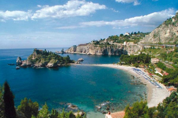Turismo: segnali di ripresa per la Sicilia, Taormina "traina" Messina