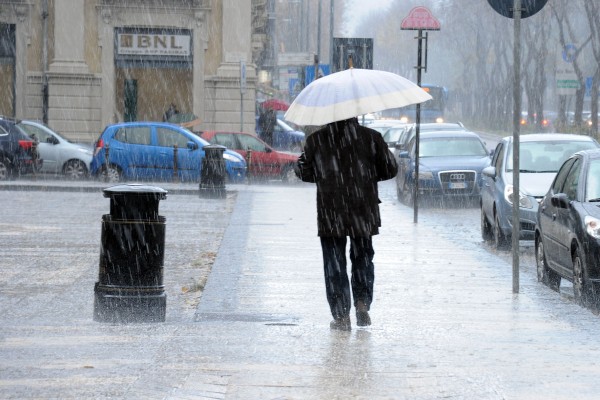 Maltempo, crolla cantiere per le raffiche di vento