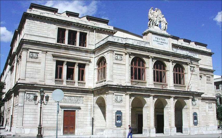 Teatro "Vittorio Emanuele", un albero per ogni abbonato