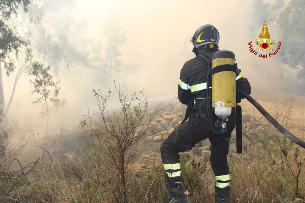 Trentasei interventi dei vigili del fuoco solo oggi. Piena emergenza