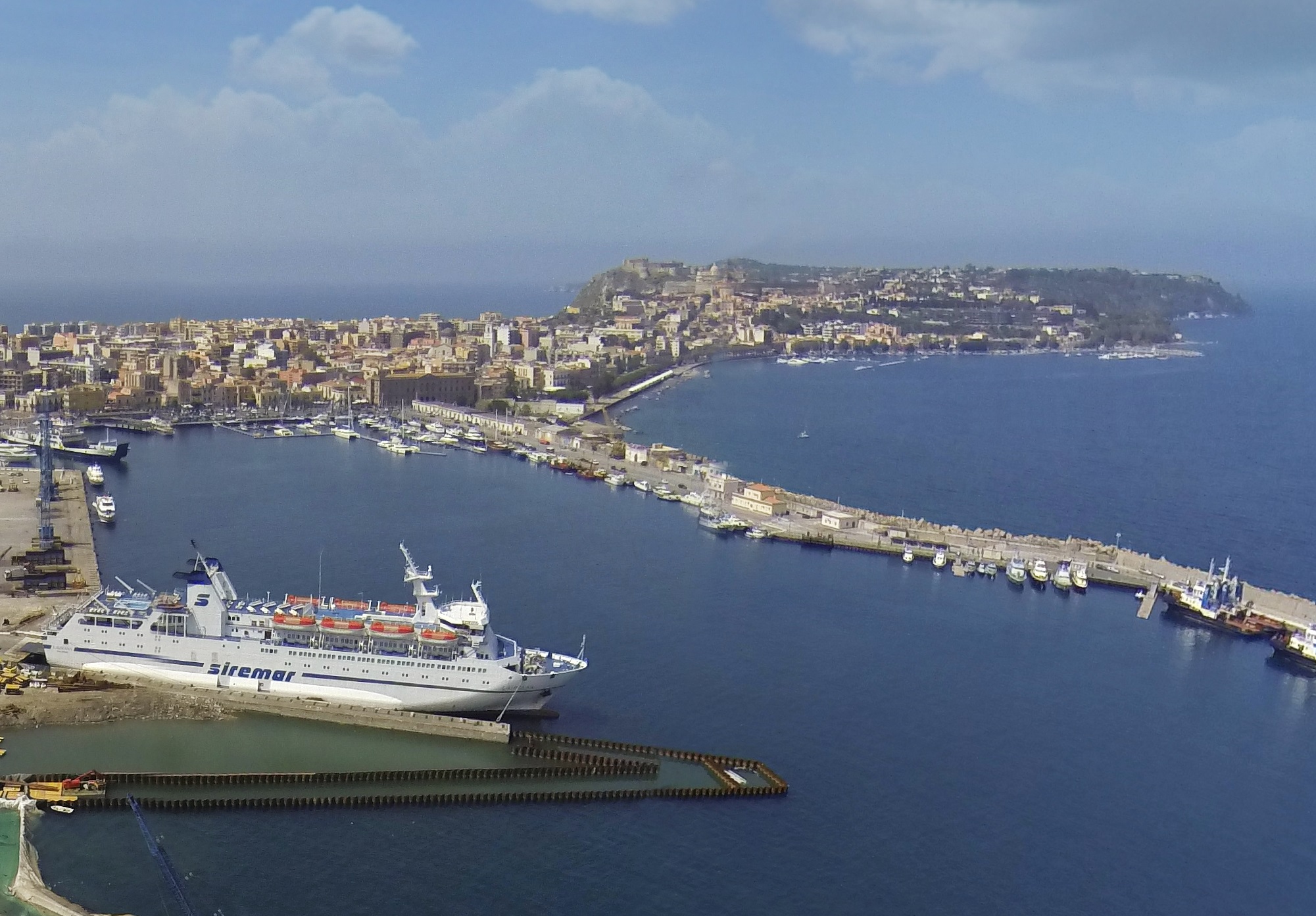 Milazzo: esplode la protesta degli operatori portuali