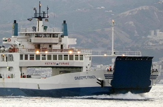 Black out sul traghetto Franza, Caronte&Tourist ringrazia la Guardia costiera