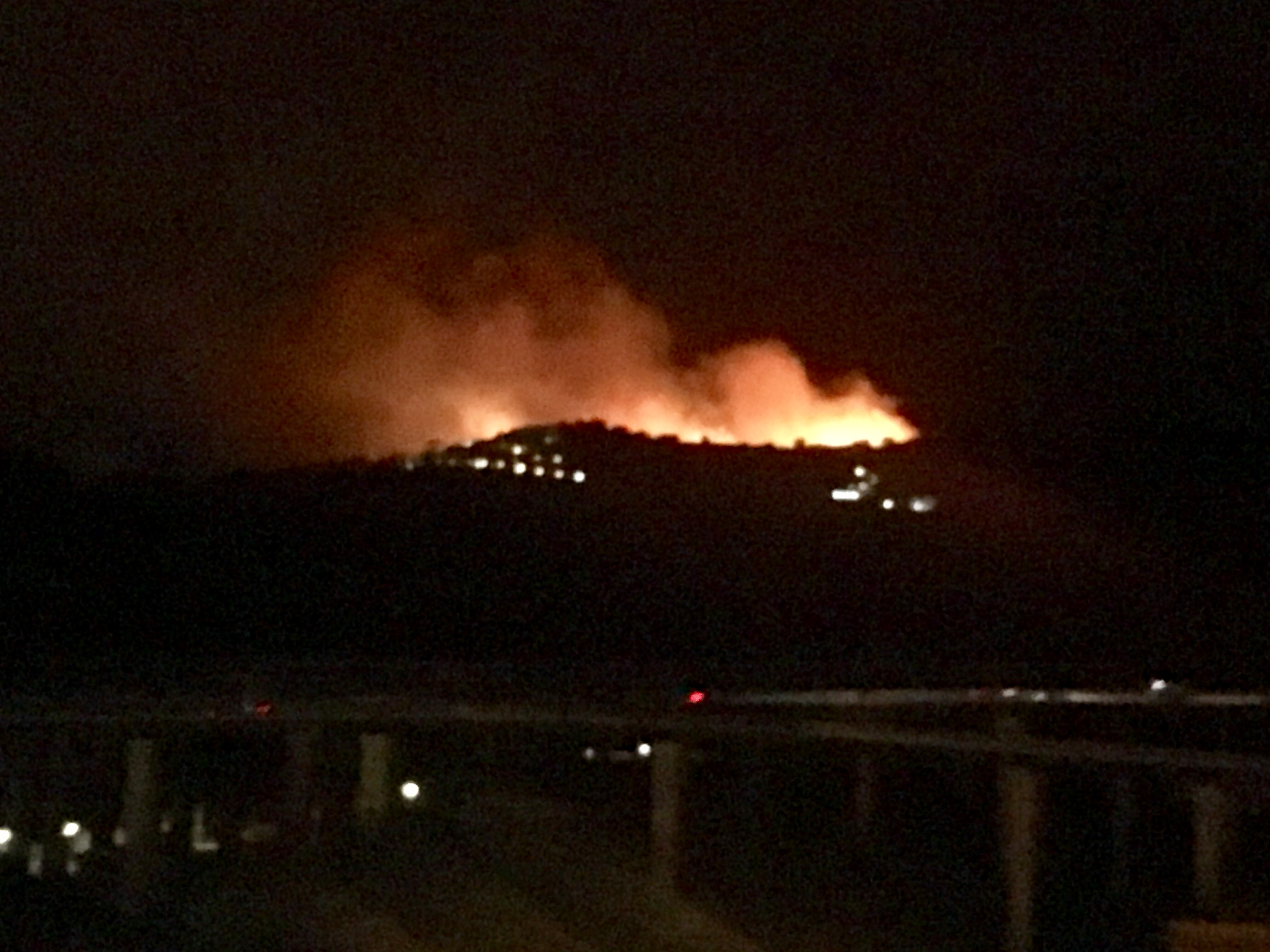 Fiamme altissime minacciano il Neurolesi: massima allerta