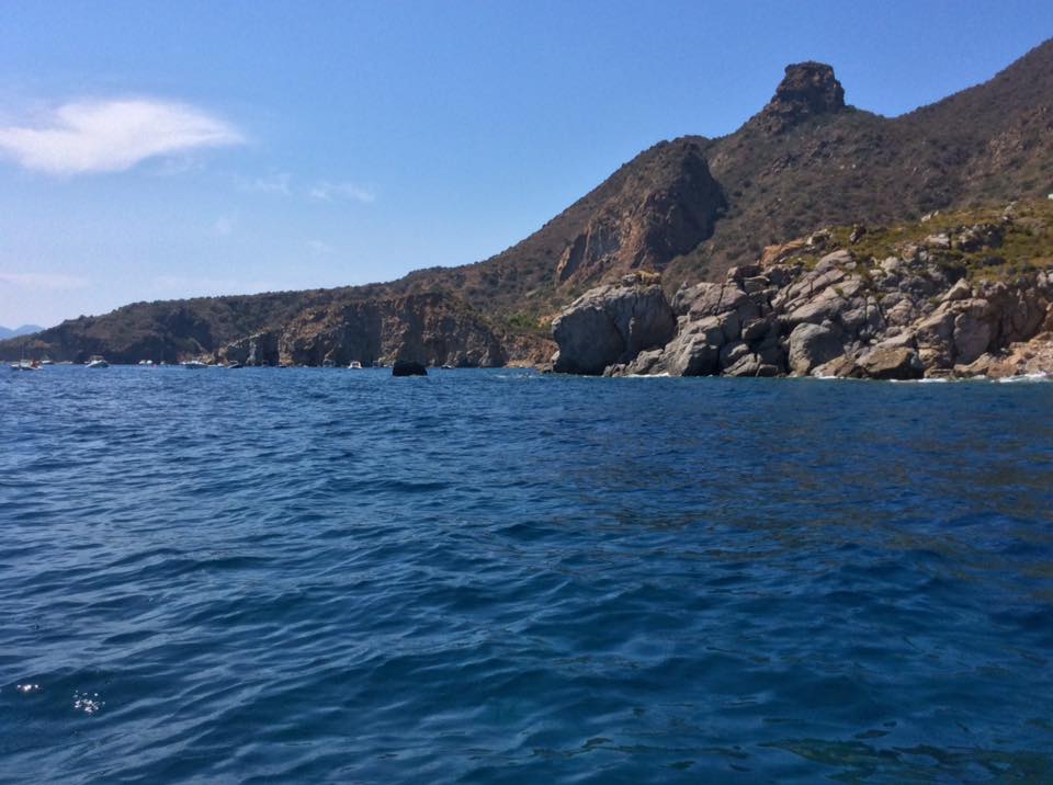 Gommone sugli scogli a Panarea, quattro persone salvate