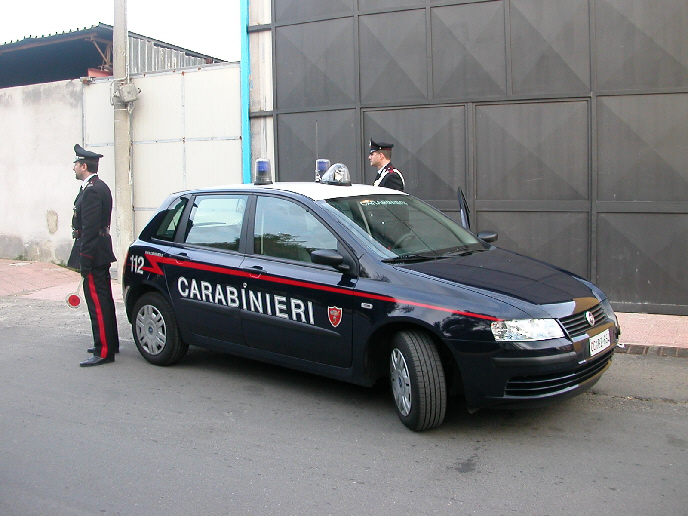 Tentò di rubare in un supermercato, arrestato 21enne