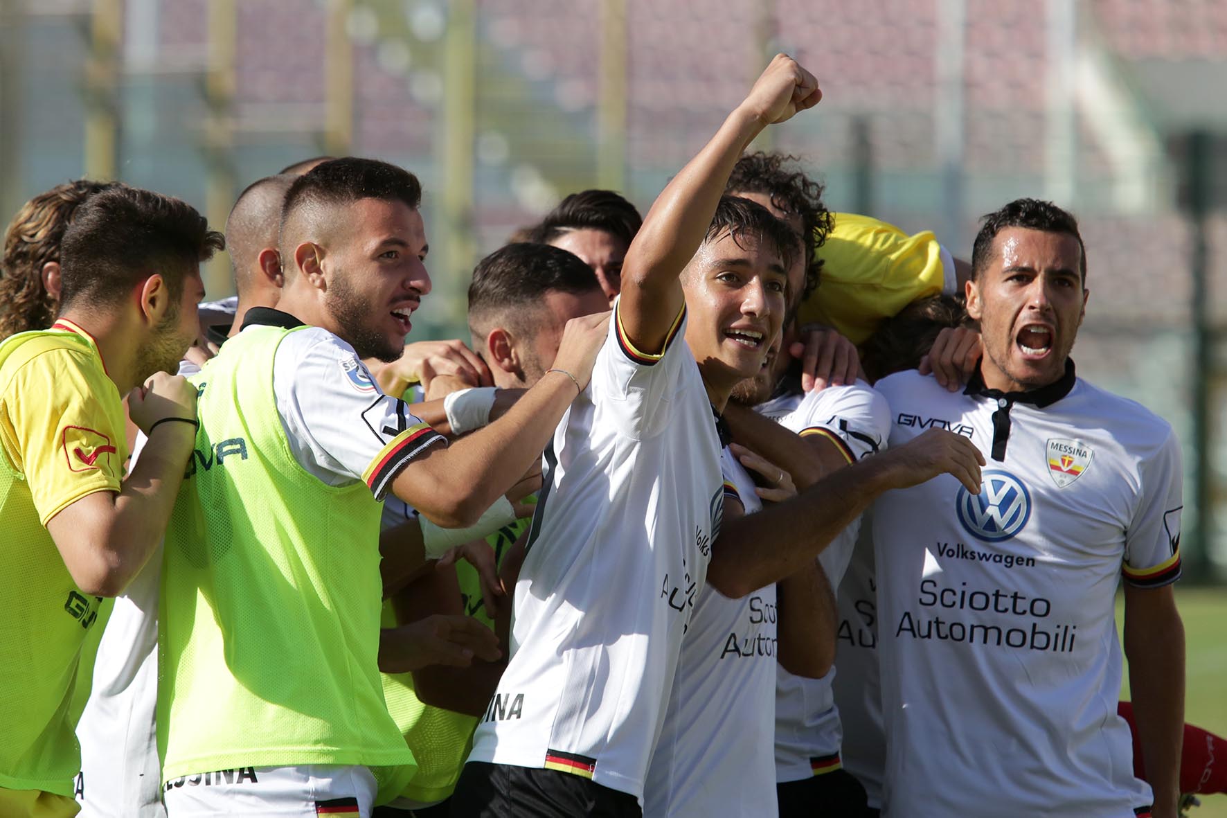 Messina sprecone: al Franco Scoglio contro il Troina finisce 2-2