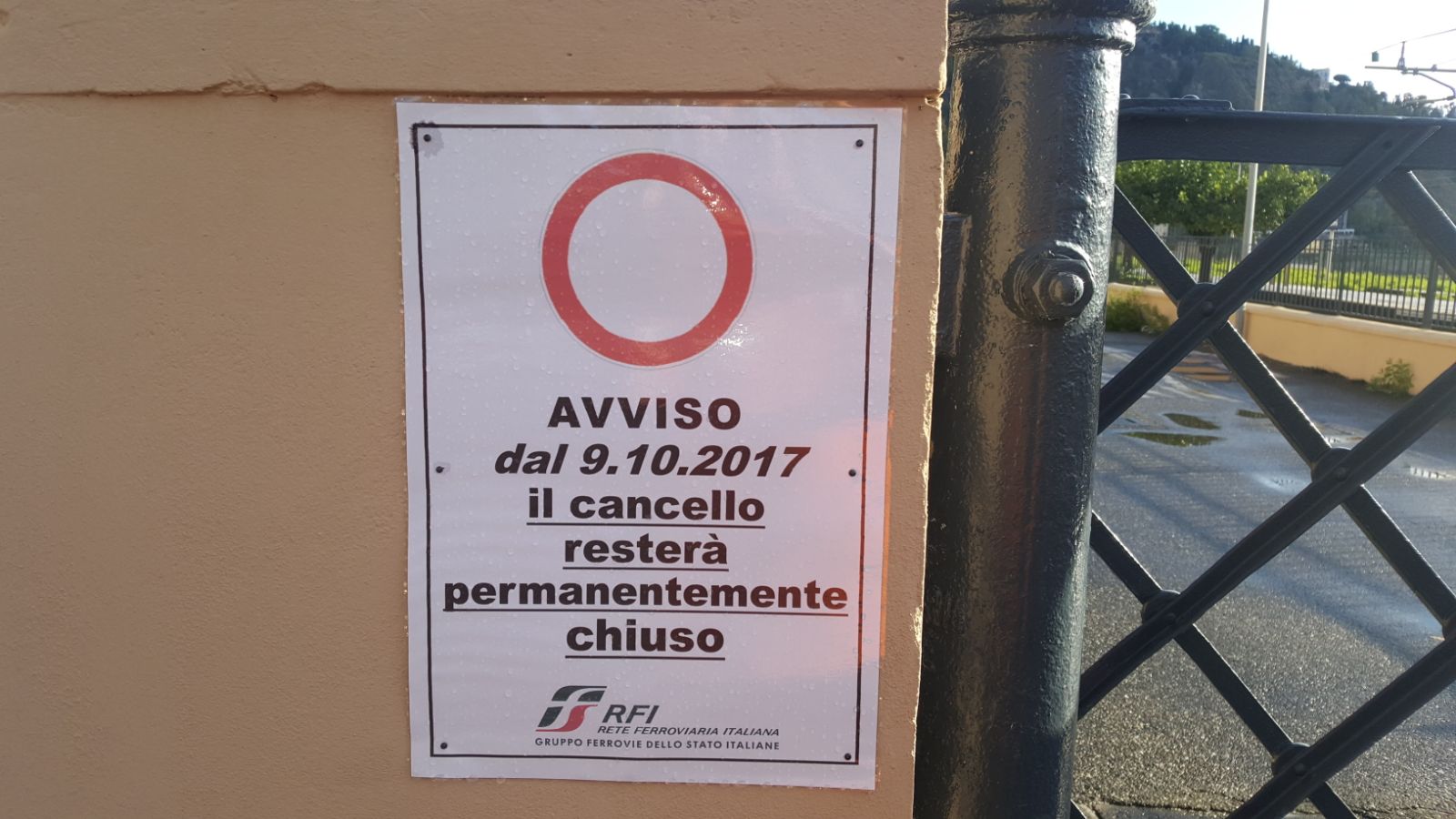 Chiuso il parcheggio della stazione ferroviaria, Villagonia in tilt