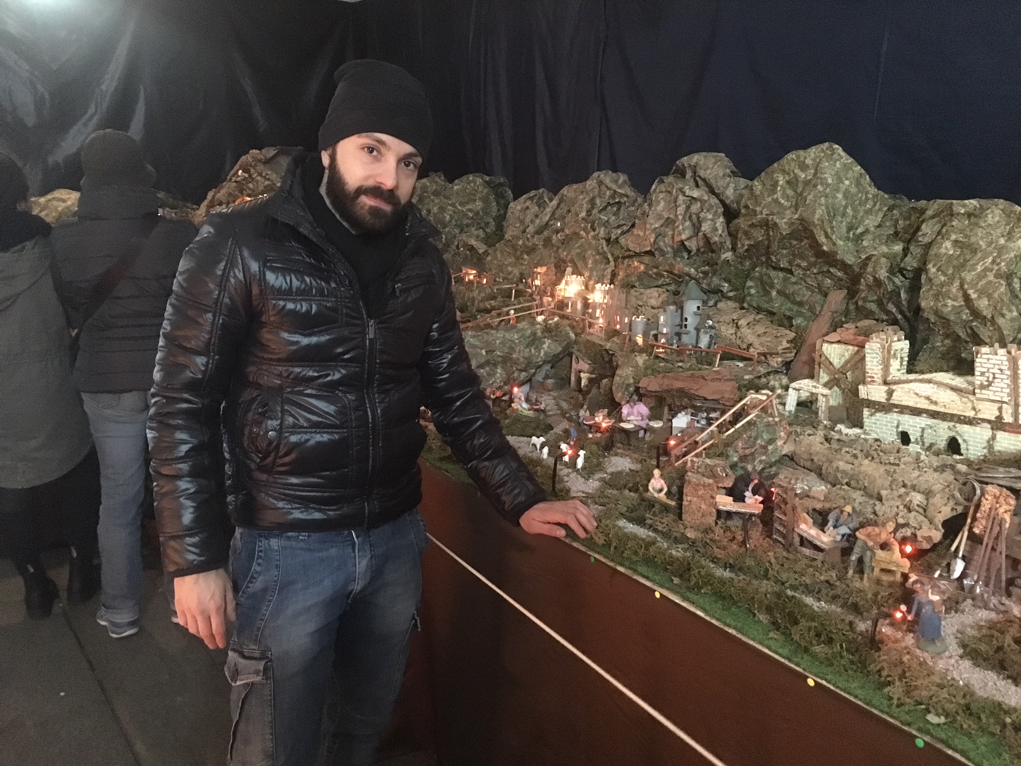 Natale a Cairoli, grande successo del presepe di Madafferi