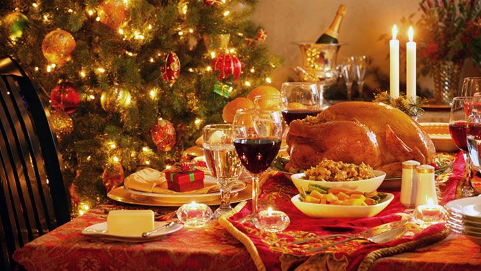 Pranzo di Natale: trionfo del made in Italy, spumante superstar
