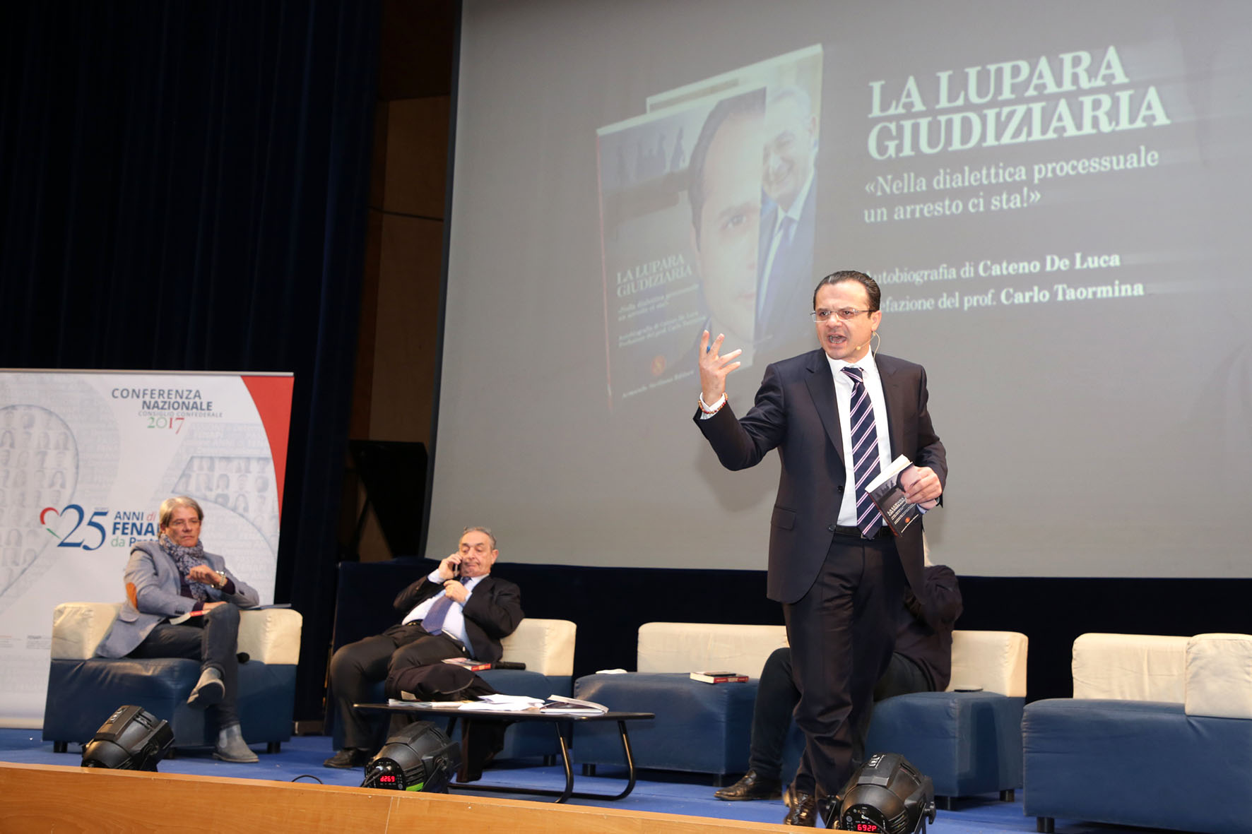 Eleme18. De Luca, inizia uno sfiancate tour dei villaggi