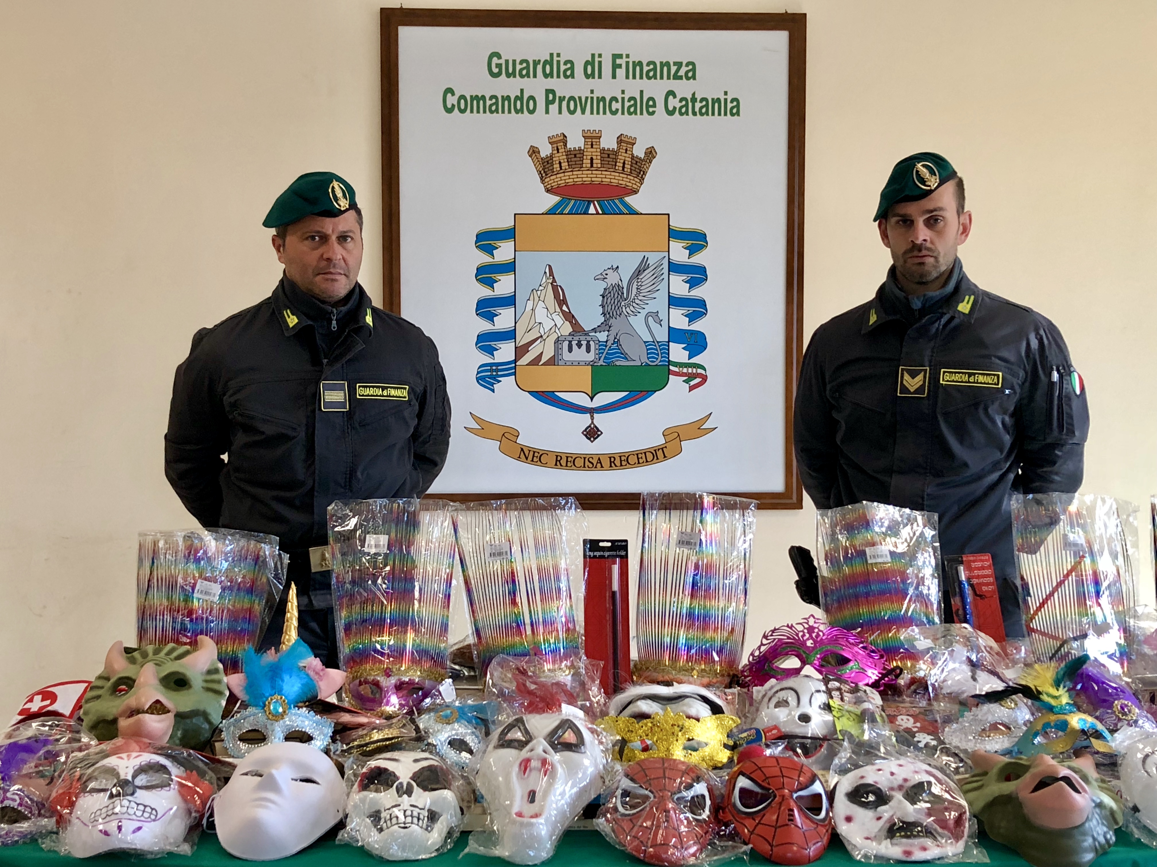 Carnevale sicuro, maxi sequestro di prodotti non conformi