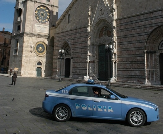 "Quartieri sicuri": polizia in prima linea a Giostra ed in centro, 9 denunce