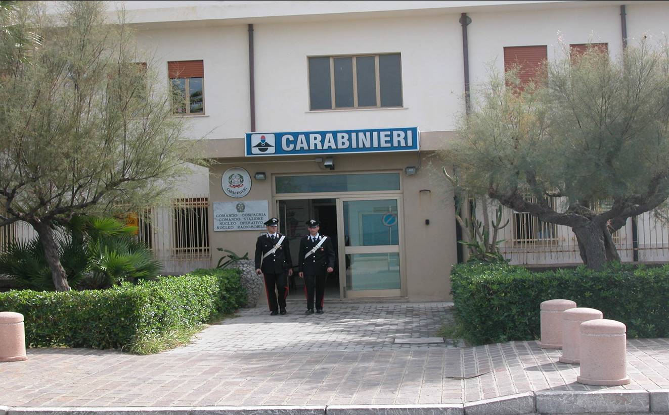 Longi: danneggia automobili, 70enne arrestato dai carabinieri