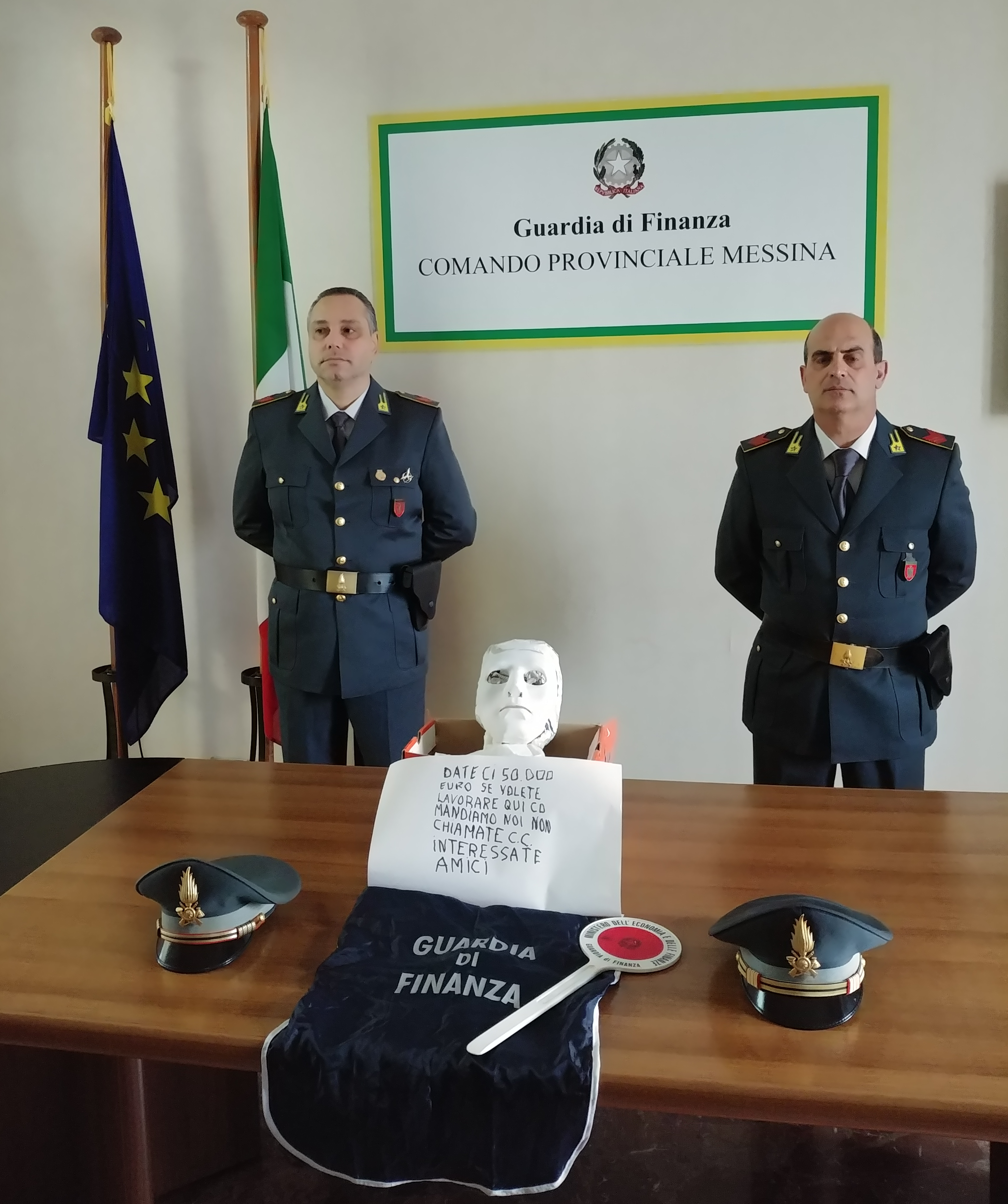 Arrestato estorsore: pianificava di appiccare un incendio ad un negozio