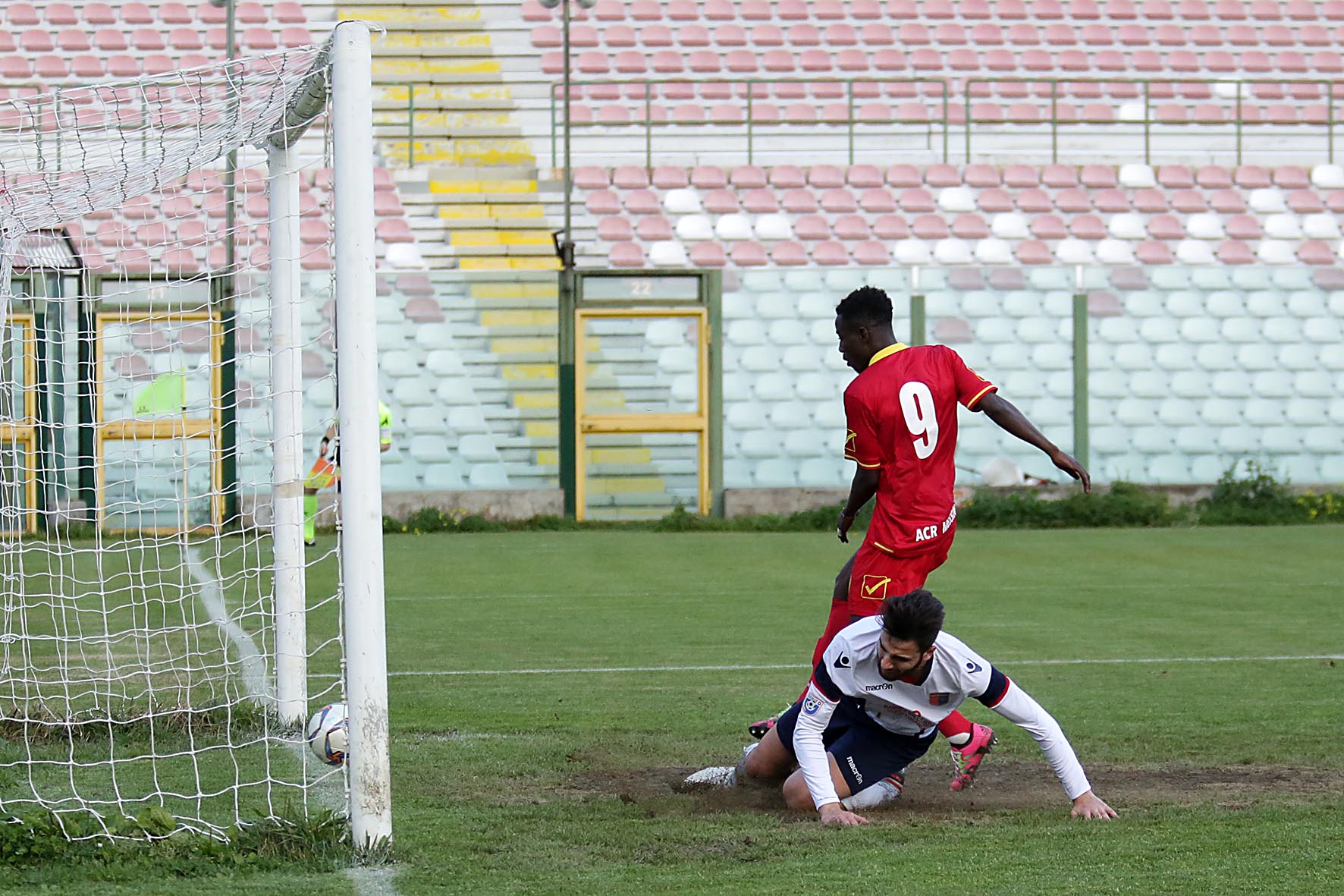 Serie D: il Messina pensa in grande, battere l'Acireale ed avvicinarsi ai play off