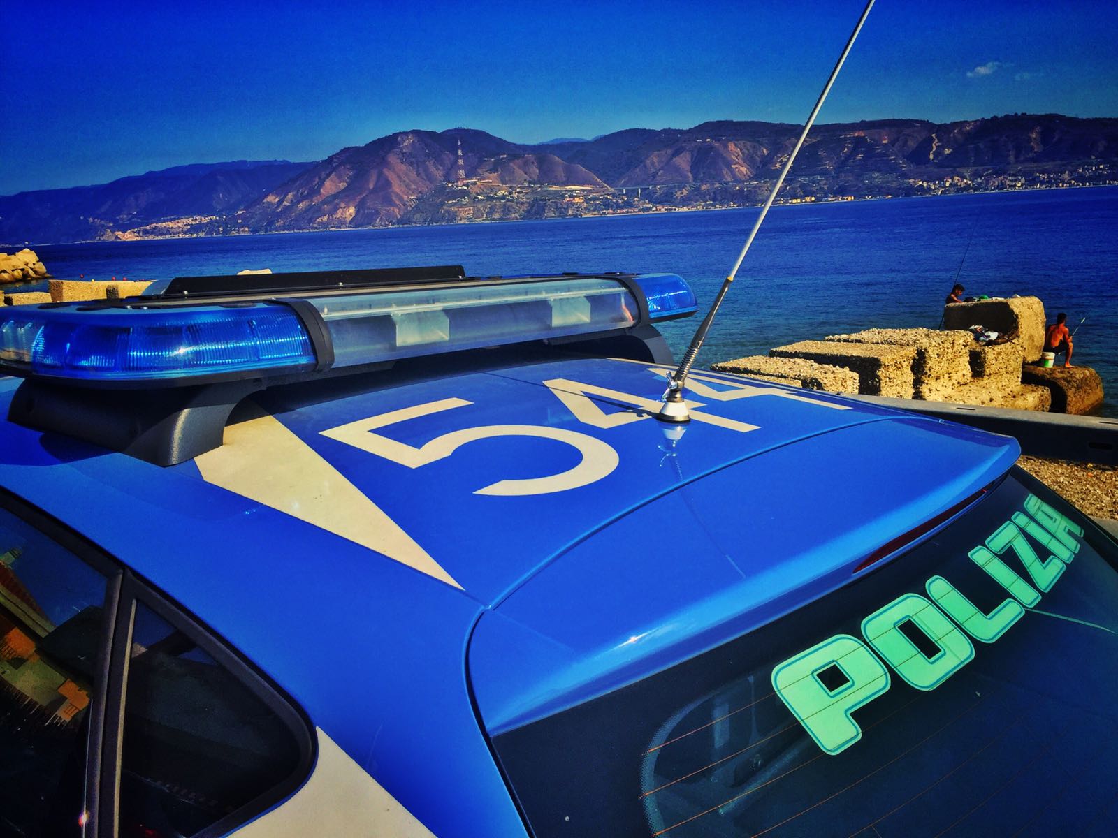 Cercava di violentare una donna, reggino finisce in manette