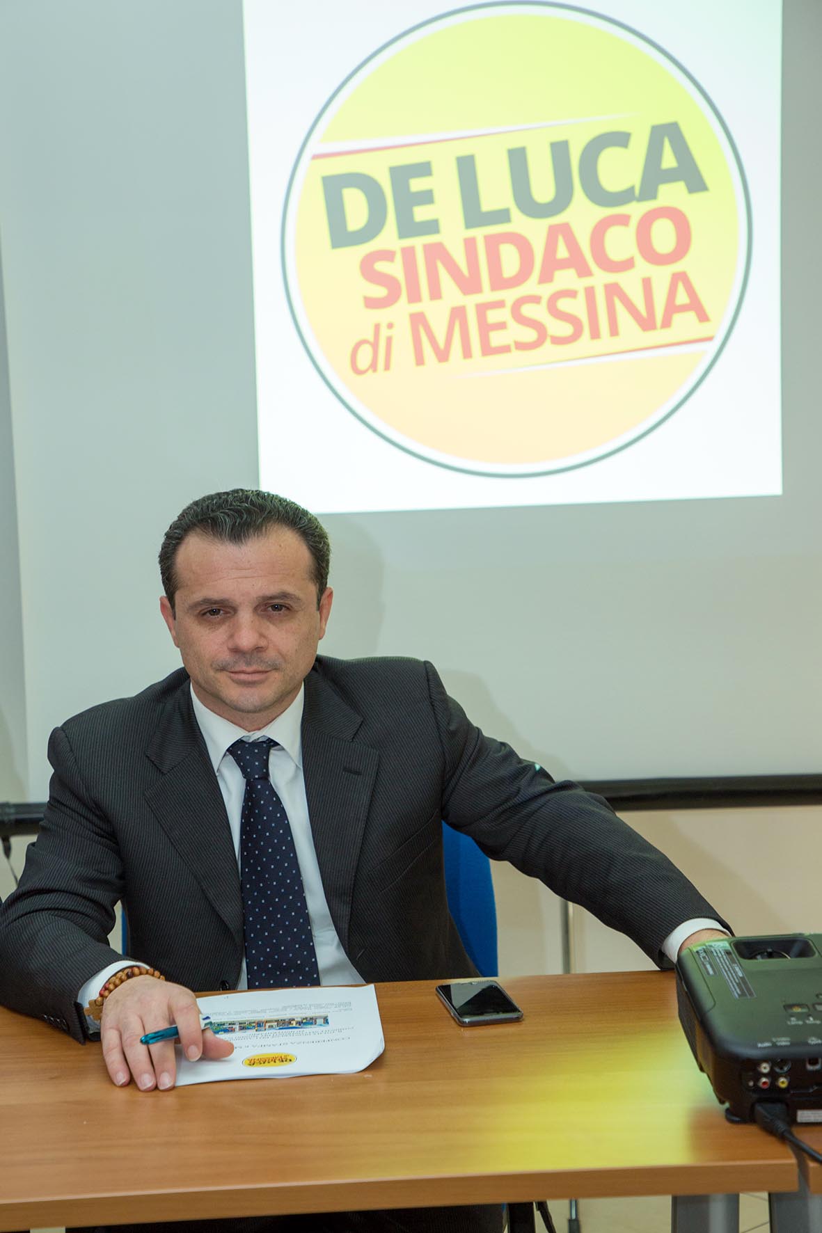 EleMe, si infiamma il botta e risposta De Luca-Fragale