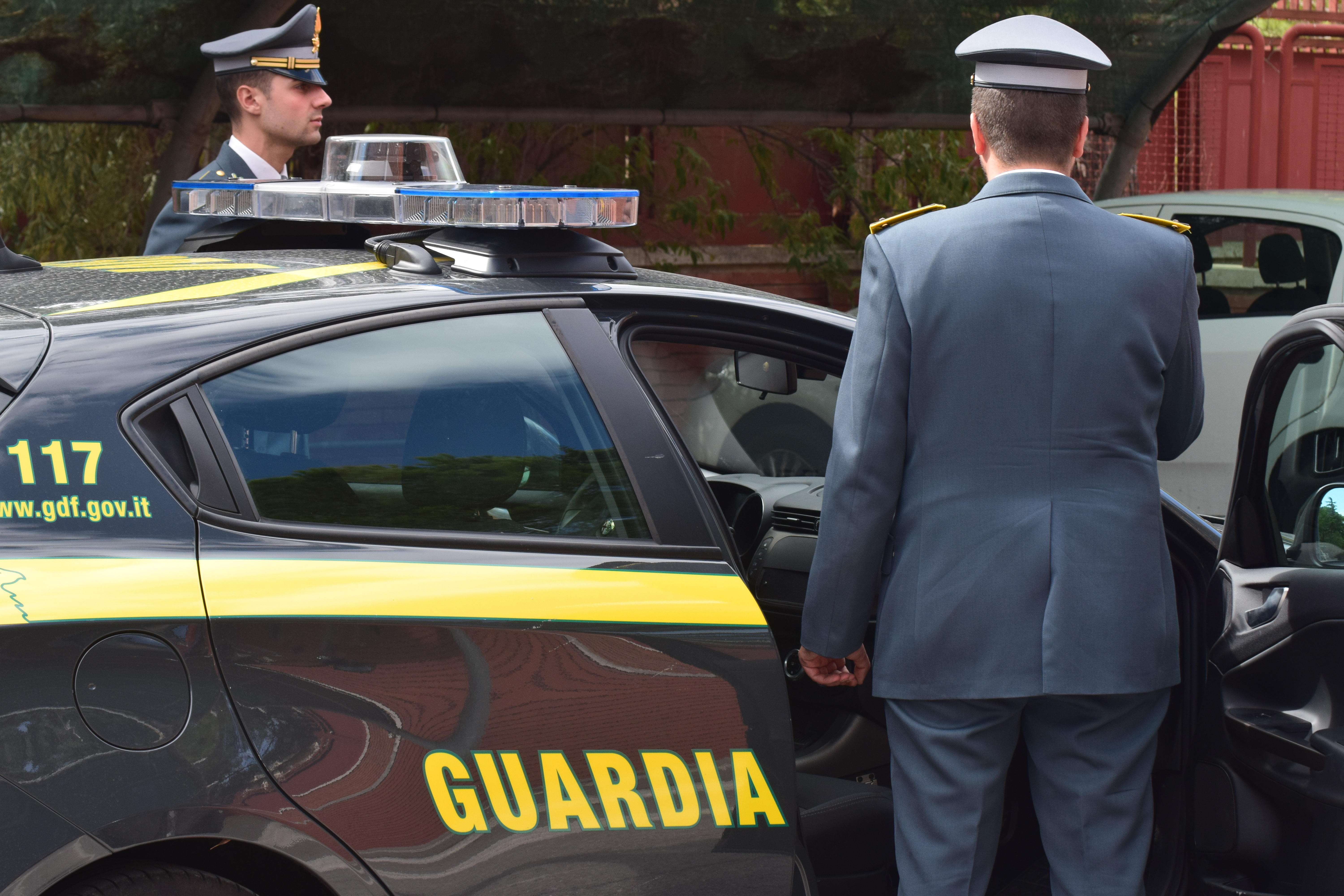 Truffe sul fotovoltaico: arresti a Messina, Palermo e Vicenza