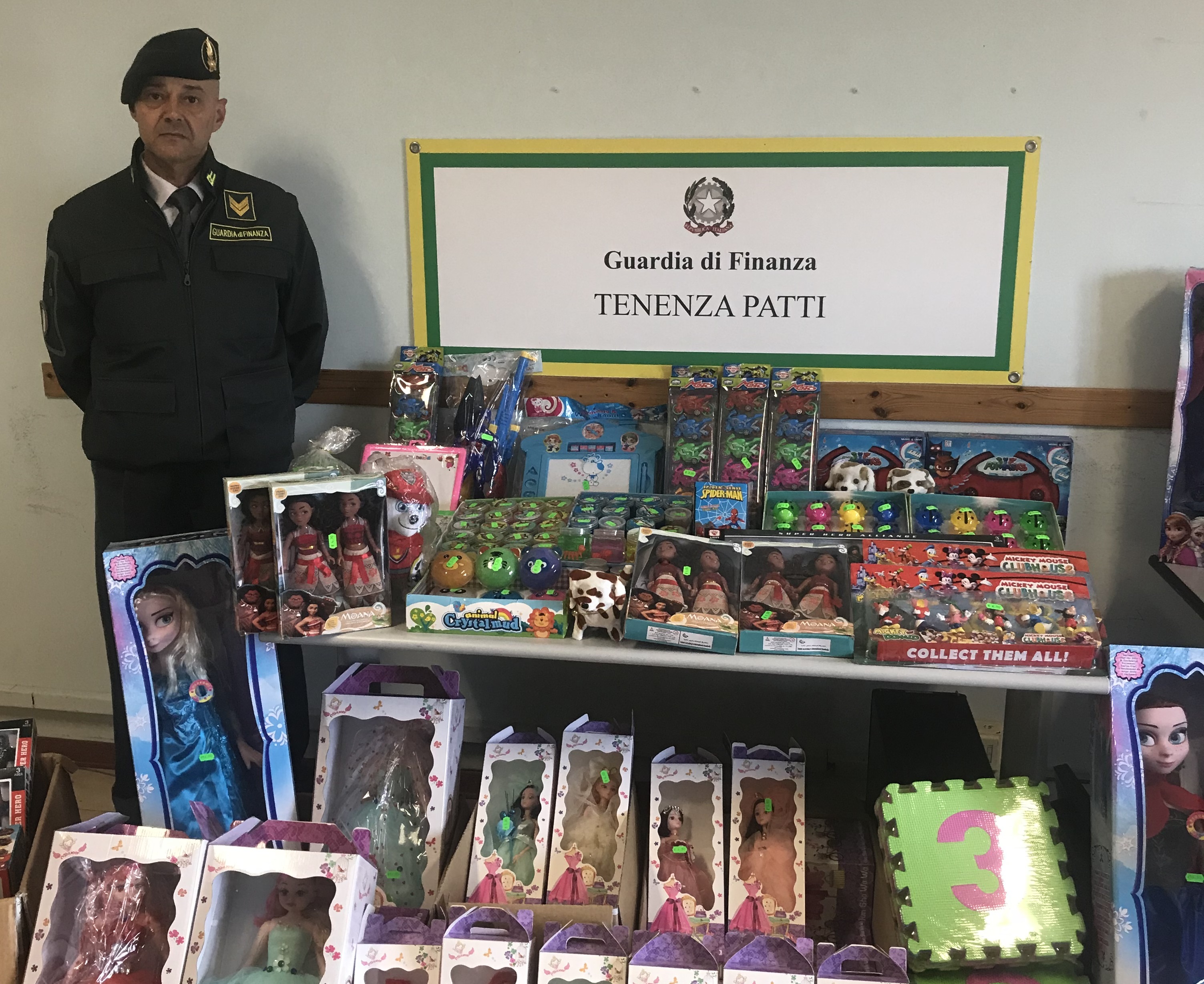 Pasqua sicura, la Guardia di Finanza di Patti sequestra oltre 10mila prodotti contraffatti