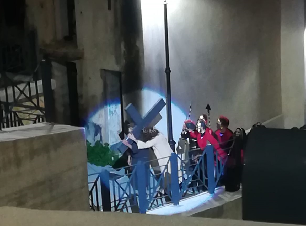 Via Crucis a Giampilieri, le stazioni del dolore nei luoghi "risorti" dell'alluvione