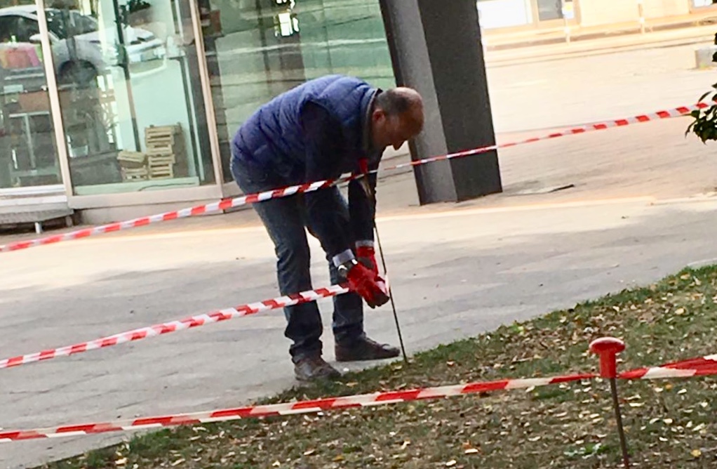 Piazza Cairoli, nuova semina del prato