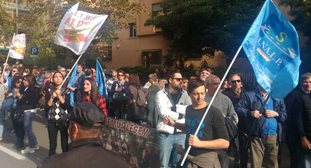 Precari: Sinalp teme una guerra tra poveri, Regione sott'accusa