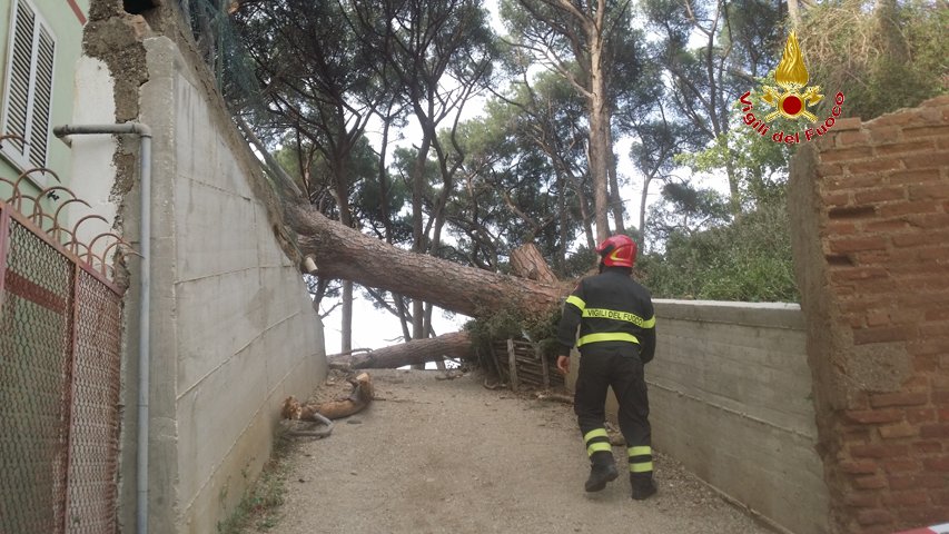 Maltempo, si contano i danni dello scirocco