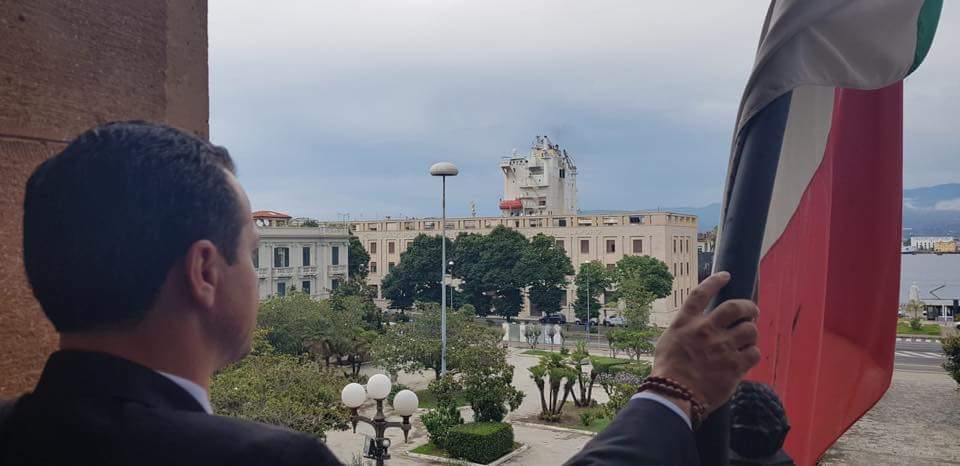 De Luca ha già preso possesso delle chiavi della città