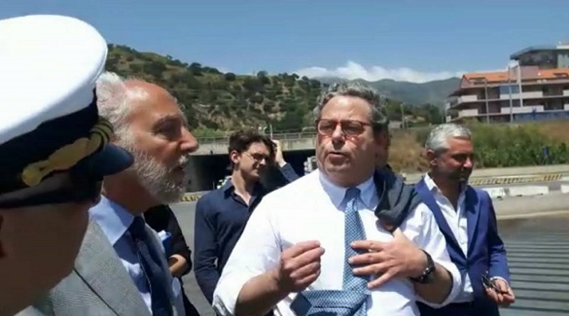 Micciché agli attracchi di Tremestieri: "Mancano ancora autorizzazioni per estenderli? Cordaro accelererà iter"