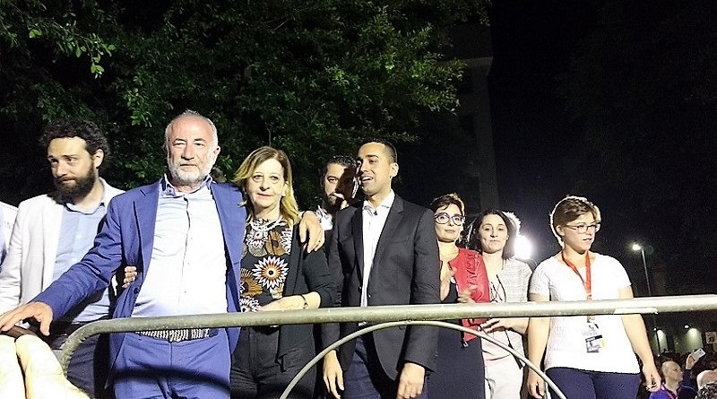 In Consiglio con oltre 1000 voti, Sciacca: “Città irretita da logiche potenti”. Proposte “seducenti” di De Luca per governare?