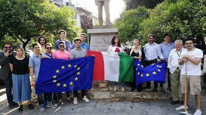 Repubblica, un'idea sull’orlo di una crisi di nervi? Magari ripulita come il monumento dello statista Martino