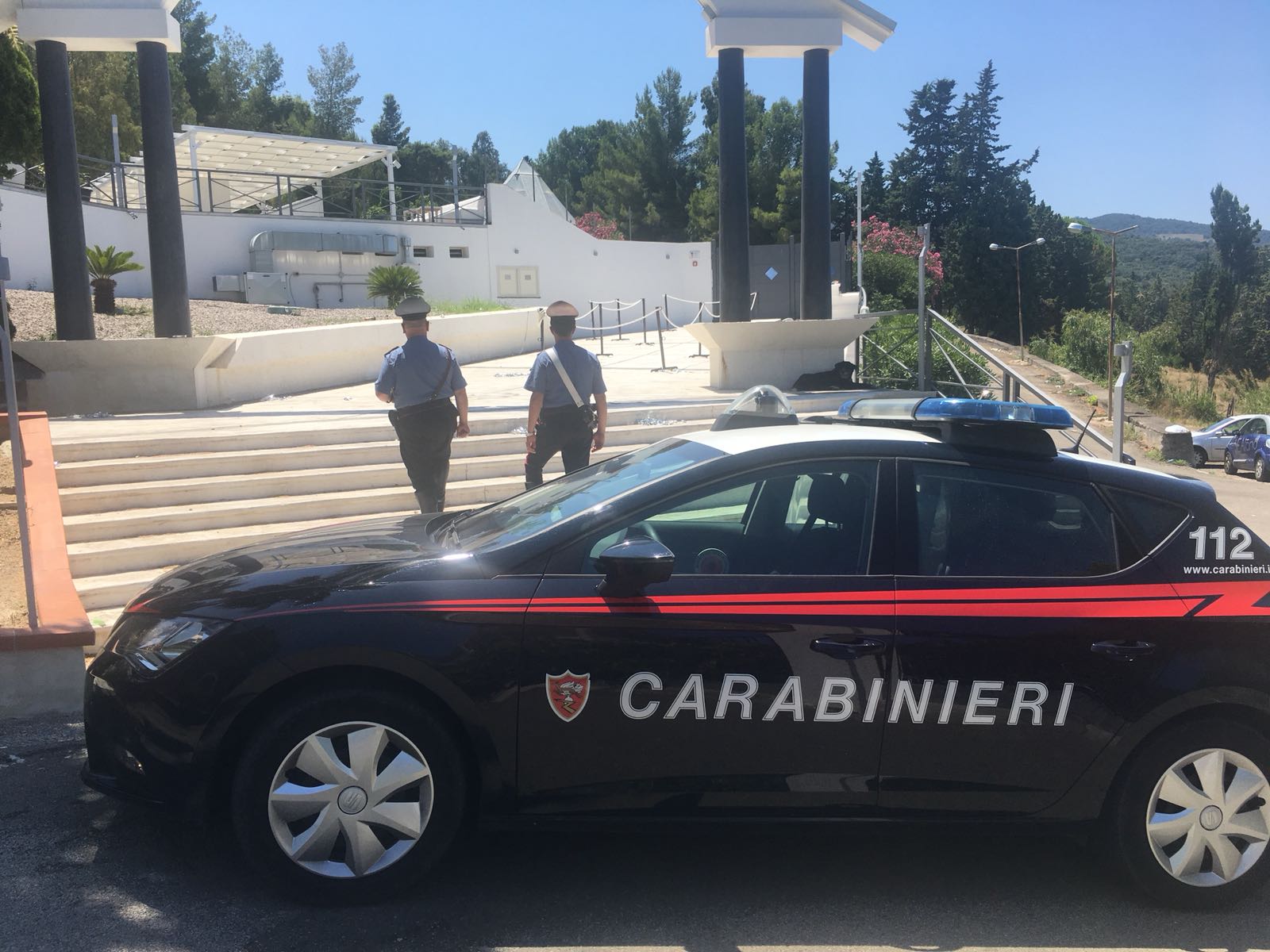 Impiegava 12 lavoratori in nero: sospesa l'attività di una discoteca di Caronia