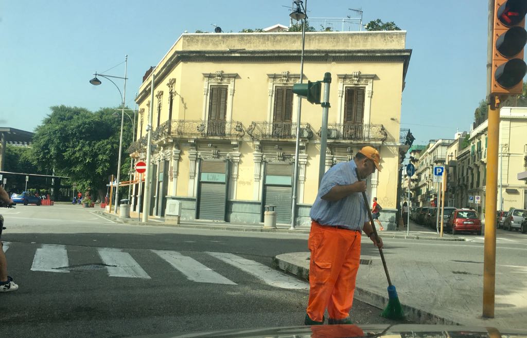 Chi non muore si rivede: riecco i netturbini
