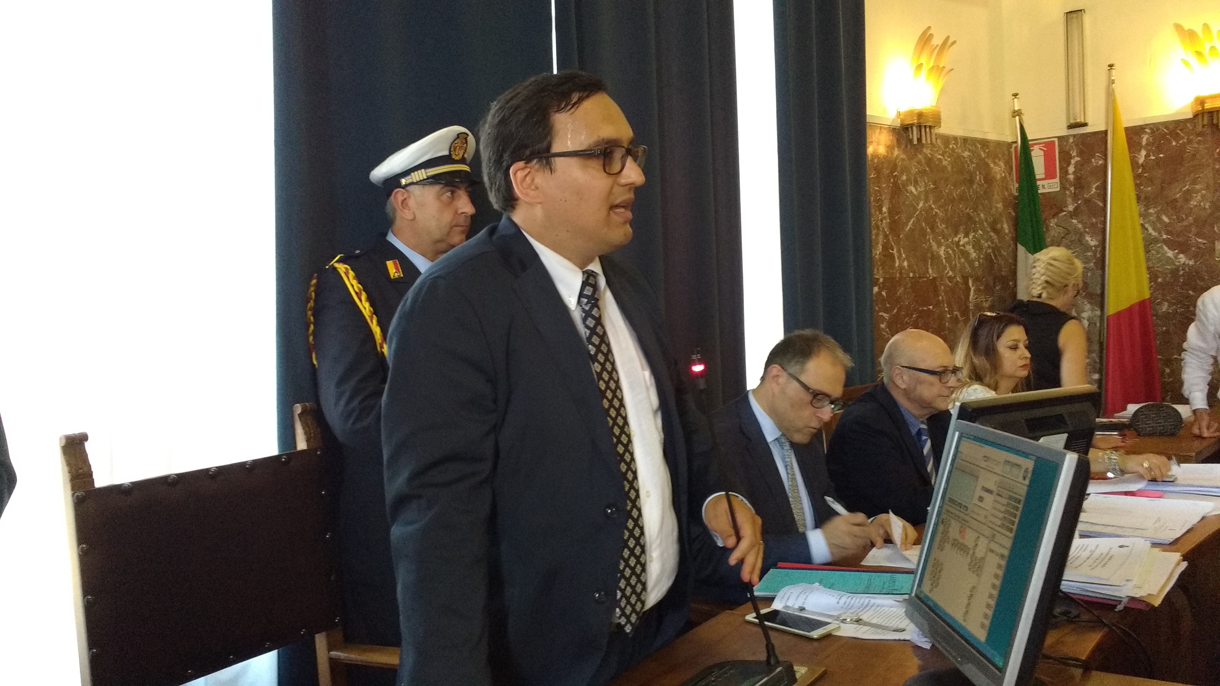 Presidenza Consiglio comunale è firmata Pd con Cardile. Le chicche: 2 schede nulle con scritto "Pd libero" e Centrodestra lascia Aula