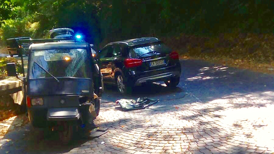 Colli Sarrizzo, scontro Suv-Motoape: due feriti