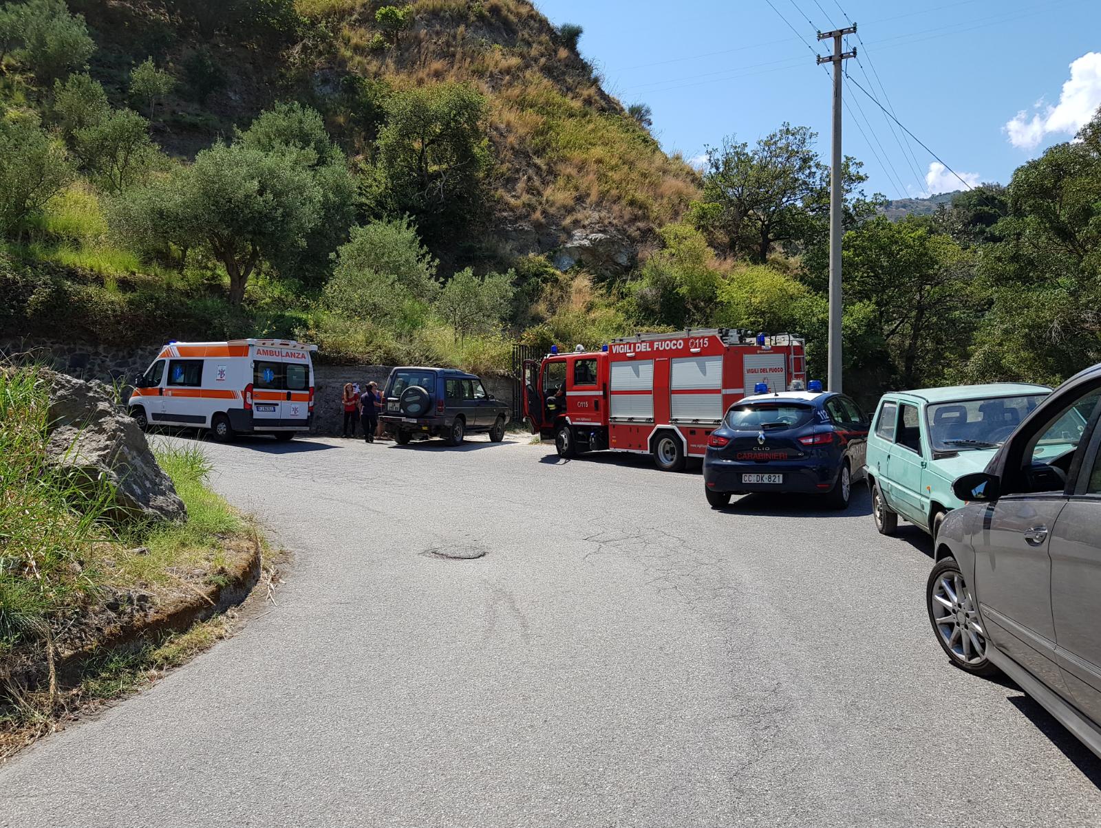 Precipita in un burrone e muore: disgrazia a Zafferia