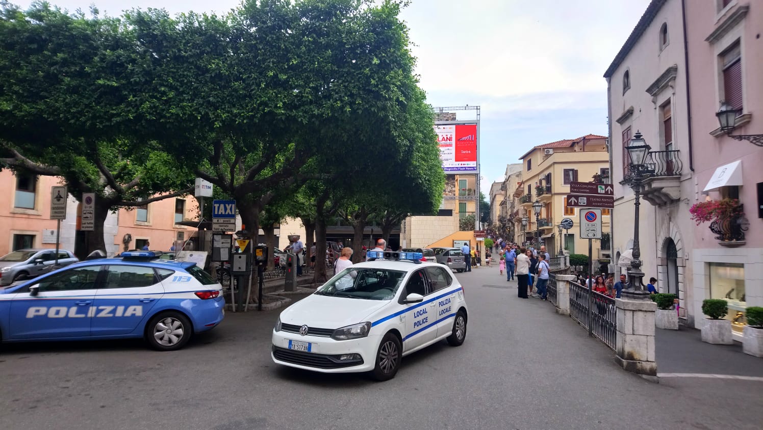 Taormina: guerra agli "abusivi" della pubblicità