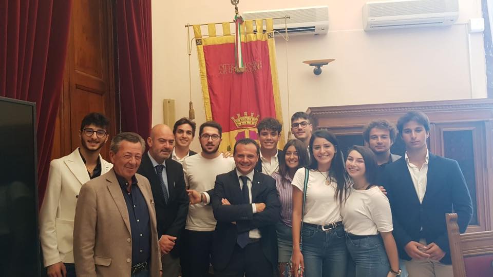 Scuole, De Luca incontra il comitato degli studenti