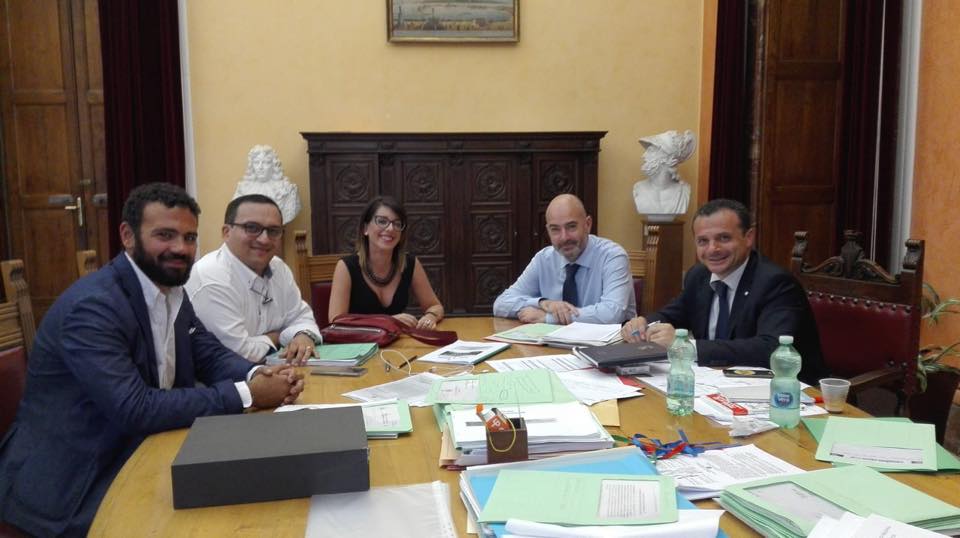 Sindaco-consiglio: dopo il bisticcio scoppia la pace