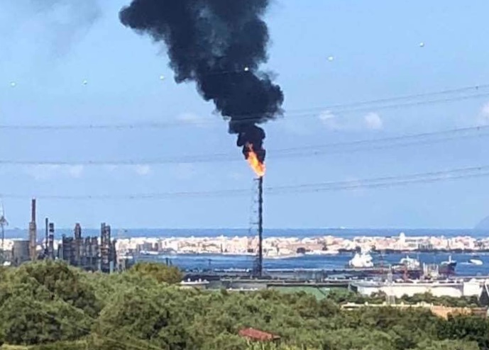 Fumo alla Raffineria di Milazzo: nessun rischio incendio