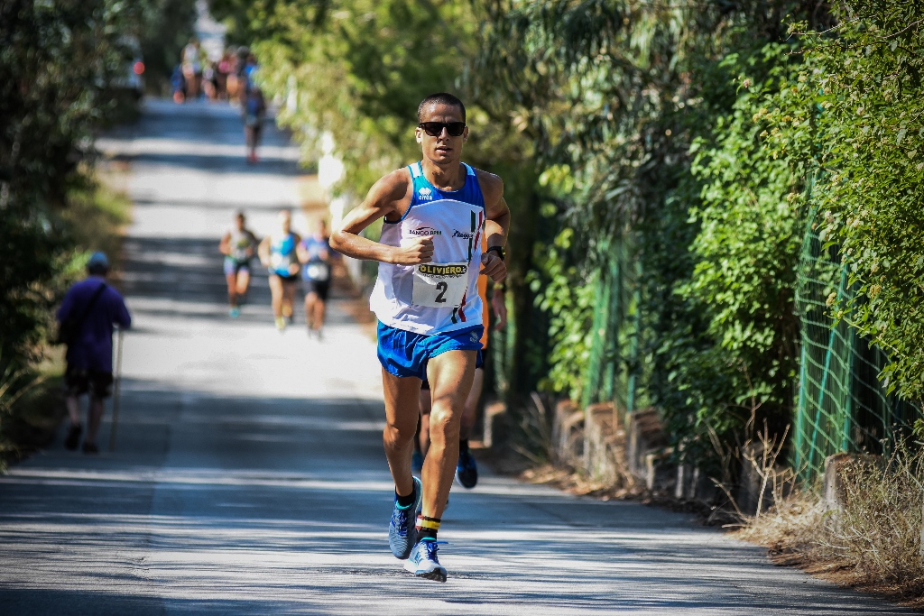 Eolie Running Tour, l'emiliano Franzese primo a Vulcano. Oggi giro a Lipari