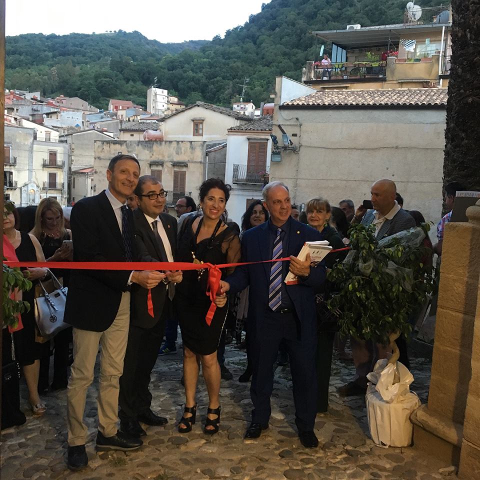 Castello Aragonese Comiso: vernissage collettivo dedicato al maestro Francesco Giombarresi