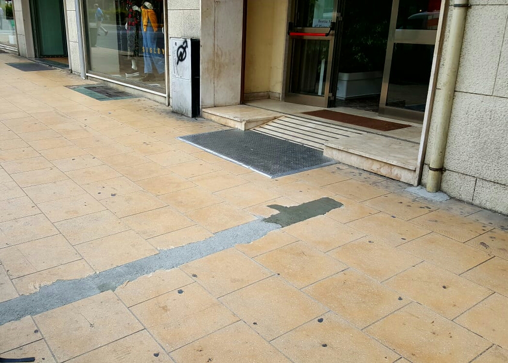 Nuovi cavi della fibra, sfregiato il viale San Martino