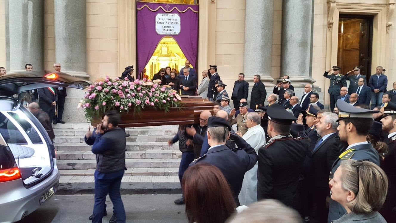 Celebrati nel pomeriggio i funerali del prefetto Cerniglia